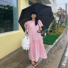 批发有货 韩国<b class='q'>东大门</b>2026夏季女装新显瘦褶皱圆领短袖纯色<b class='q'>连衣裙</b>