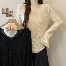 批发实拍大码女装法式V领温柔气质蕾丝上衣喇叭袖正肩洋气减龄上衣