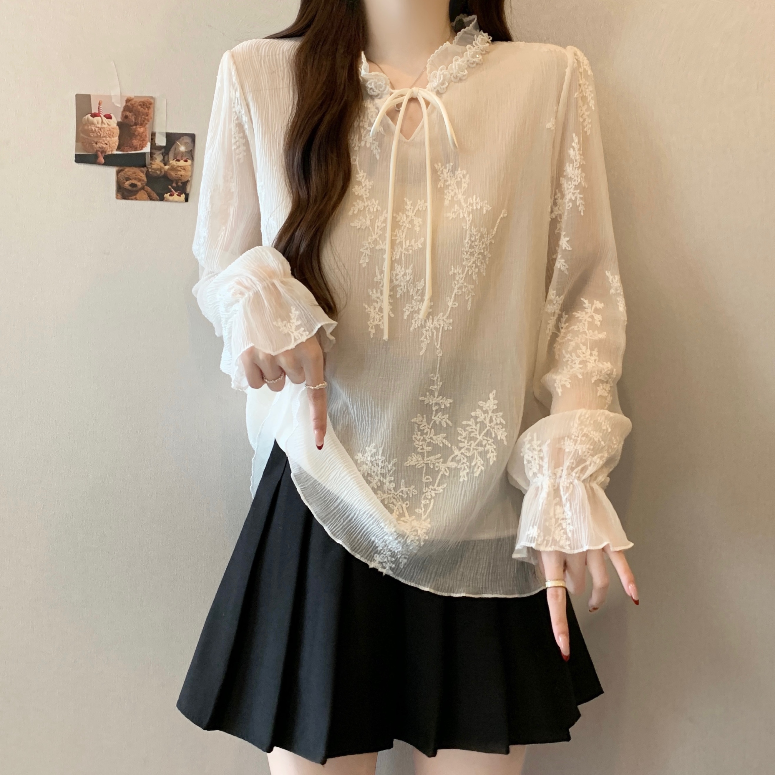 MY16149#大码女装新中式蕾丝刺绣重工钉珠系带V领长袖雪纺衫女裝貨源服...