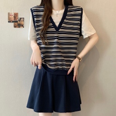 批发实拍大码女装2026夏季新款时尚<b class='q'>假两件</b>条纹短袖<b class='q'>上衣</b>+百褶裙套装
