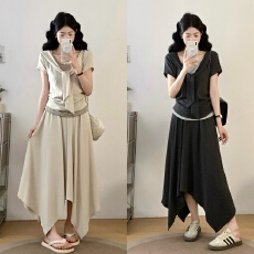 批发实拍大码套装2026新款韩系条纹<b class='q'>假两件</b>短袖<b class='q'>上衣</b>+不规则高腰半身裙