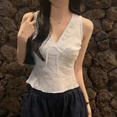 批发chic<b class='q'>时尚</b>V领无袖微透设计感短款吊带背心上衣