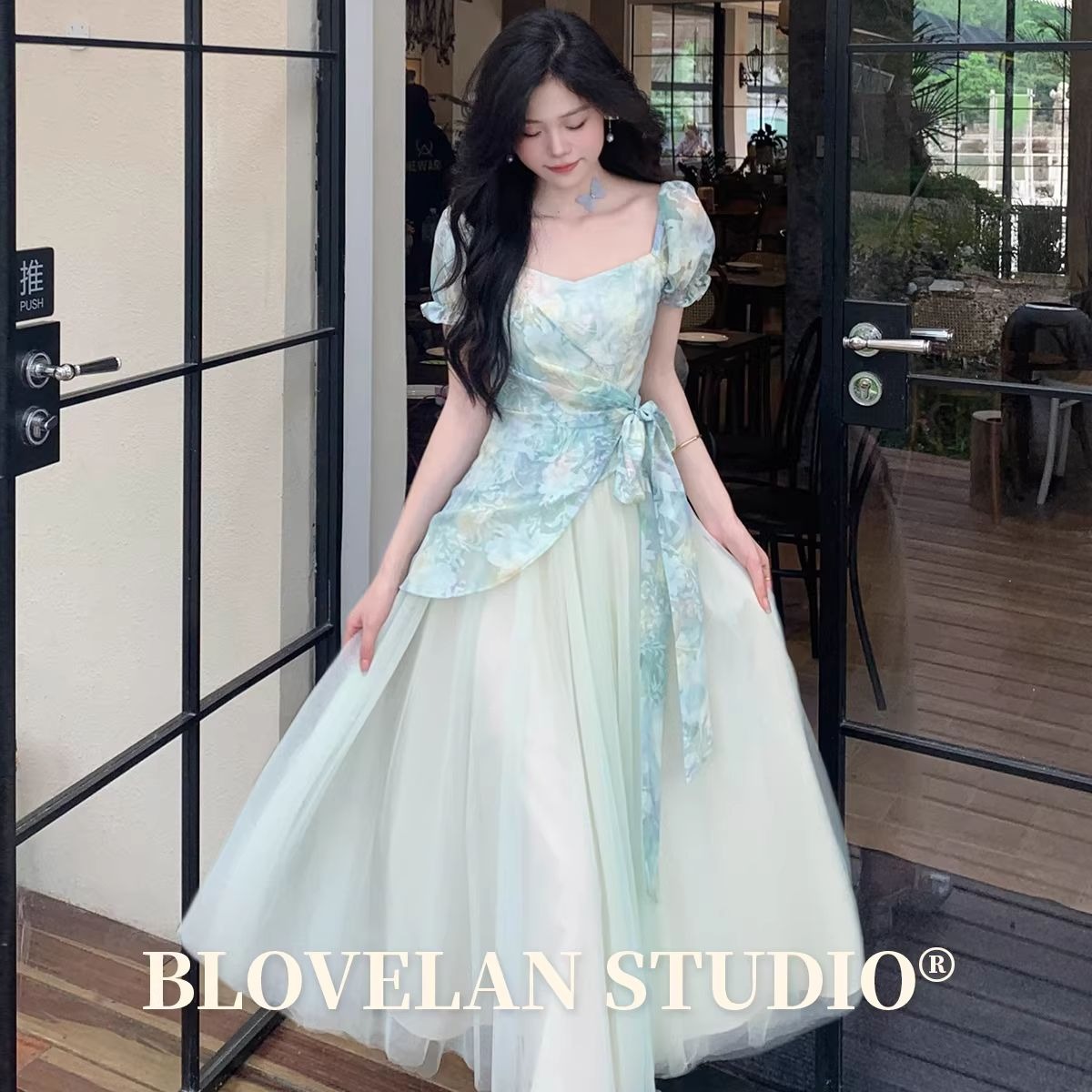 차 휴식 프랑스식 달콤함 신선함 도파민 고급 센스 헤일로 염색 프린트 패치워크 망사 허리 수축 페이크 레이어드 드레스