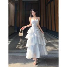 批发法式蓝色光泽感吊带蛋糕连衣裙女生日礼服裙收腰显瘦海边度假长裙