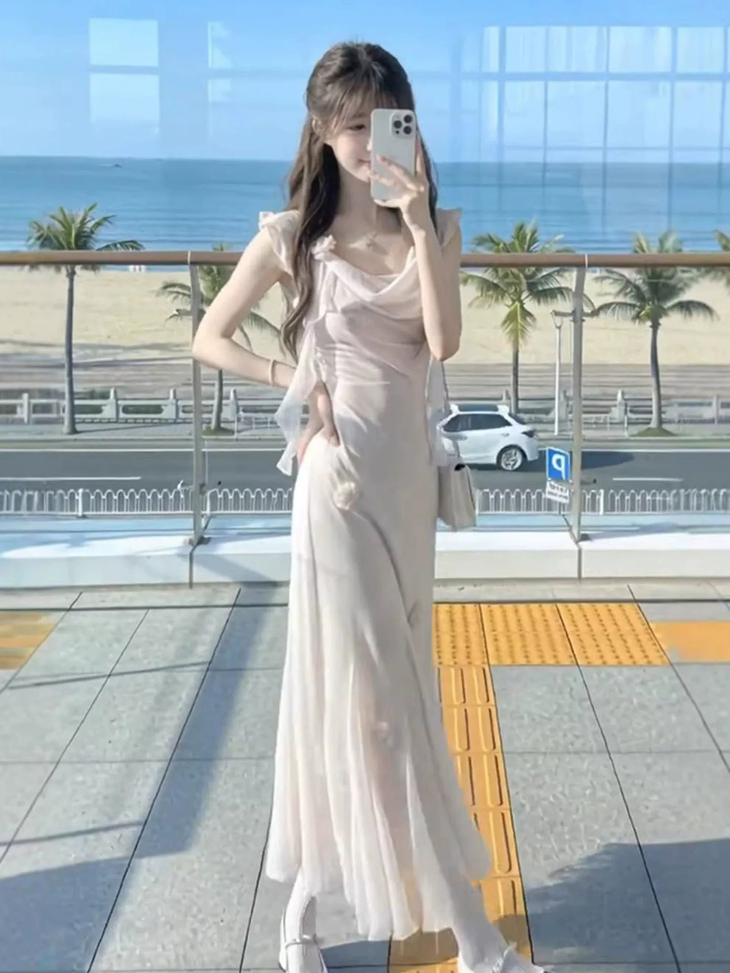 부드러운 바람 품격 슈퍼 요정 흔들다 칼라 슬립 드레스 2026 여름 새로운 우아함 아름다운 허리 수축 롱 스커트 여성 의류