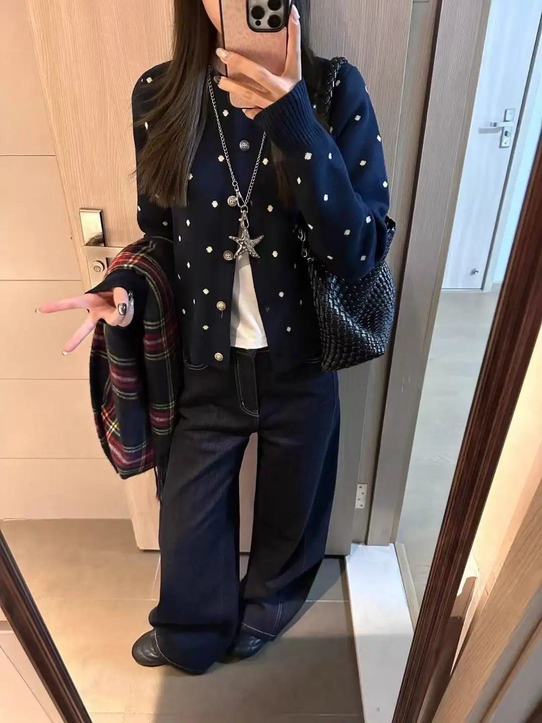프레피 루즈핏 도트 가디건 상세 이미지 1