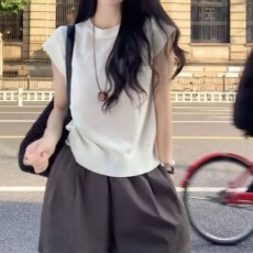 批发高级不撞款白色针织飞飞袖<b class='q'>T</b><b class='q'>恤</b>女夏季2026今年流行的新款爆款上衣