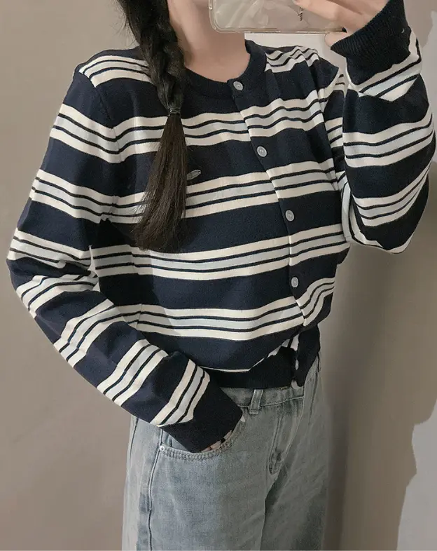 배색 스트라이프 라운드넥 버튼 니트 가디건 상세 이미지 26
