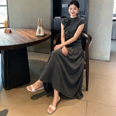 批发2026秋冬新款不对称荷叶边坎肩针织休闲风半裙套装