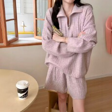 批发实拍 <b class='q'>韩国</b>博主东大门 半开领拉链针织上衣 + 休闲短裤温柔<b class='q'>套装</b>