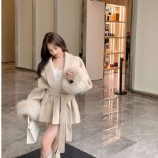 批发有内里气质杏色长袖毛呢<b class='q'>外套</b>女秋冬高级感收腰绑带毛拼接呢子开衫