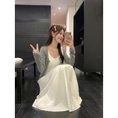 批发温柔休闲套装白色吊带背心上衣女秋季高腰半身裙百褶裙长裙两件套