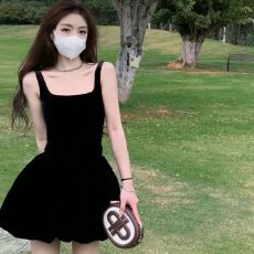 批发显瘦方领无袖蓬蓬<b class='q'>连衣裙</b>收腰短裙辣妹公主法式内搭赫本小黑裙礼裙