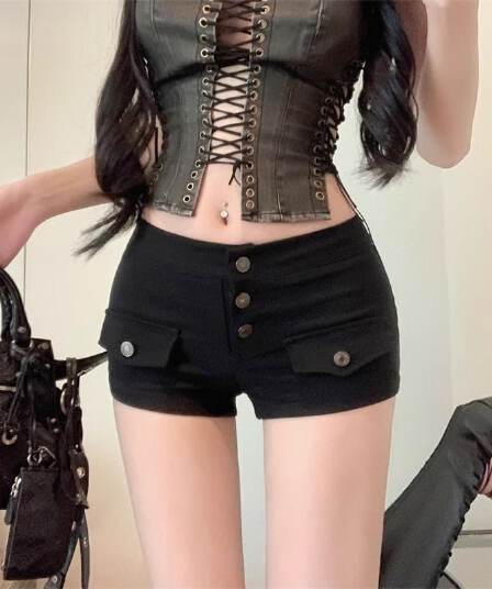 검정색 하이웨이스트 기타 단추 캐주얼 반바지 여성 2026 여름 주머니 디자인 센스 몸매 가꾸기 슬림해 보이는 리프트 엉덩이 뜨거운 바지