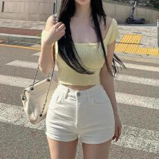 批发简约气质直筒牛仔短裤女春夏季新款<b class='q'>时尚</b>显瘦薄款韩版直筒牛仔短裤