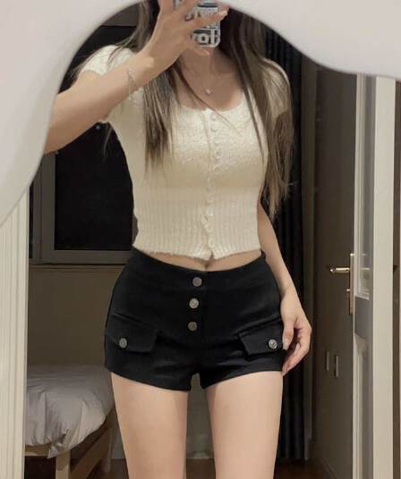 검정색 데님 다용도 반바지 여성 여름 2026 새로운 품격 출퇴근 핫걸 미니멀리즘 한 마디 타이트 스커트 뜨거운 바지