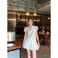 批发实拍实价  新款韩版设计感小众蕾丝拼接<b class='q'>短袖</b>上衣女短<b class='q'>裤</b>套<b class='q'>装</b>两件套