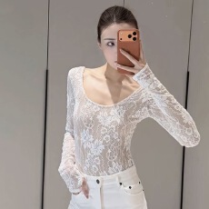 批发巨好看的上衣不撞款小众气质修身<b class='q'>白色</b>蕾丝内搭打底长袖连体衣t恤
