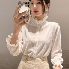 批发法式小香风白色丝绒上衣打底衣女内搭高级感可外穿独特漂亮<b class='q'>秋</b>冬季