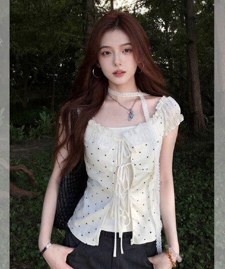 2026 여름 새로운 한 부서 도트 무늬 프린트 거품 소매 여성 패치워크 페이크 레이어드 슬림해 보이는 스트랩 그레이트 봐. 의류