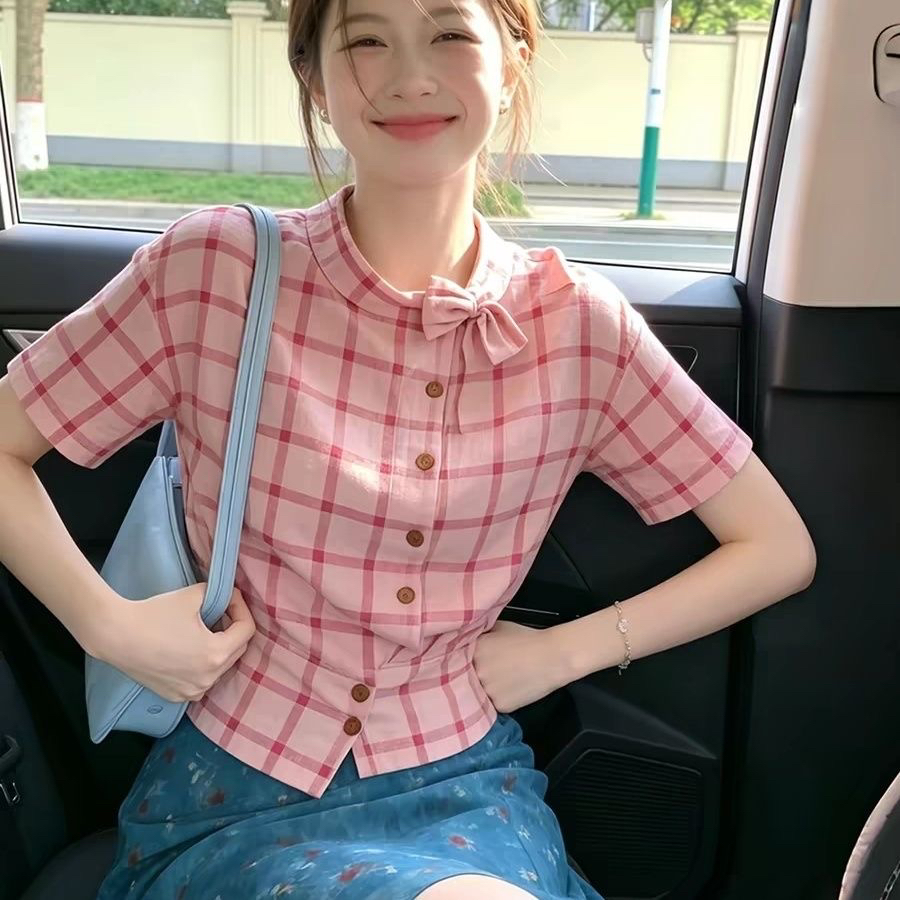 한 부서 레트로 핑크색 체크무늬 반팔 여성 셔츠 나비 매듭 슬림해 보이는 셔츠 2026 여름 출퇴근 품격 맨위