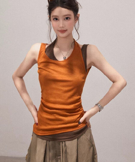 달콤함 배색 패치워크 행침 목 페이크 레이어드 캐미솔 2026 여름 캐주얼 허리 수축 몸매 가꾸기 슬림해 보이는 맨위