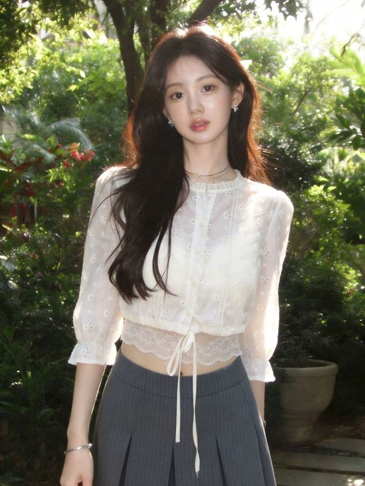 2026 여름 새로운 프랑스식 디자인 센스 중간 소매 홀로우 아웃 맨위 여성 여름 레이스 캐미솔 투피스 세트