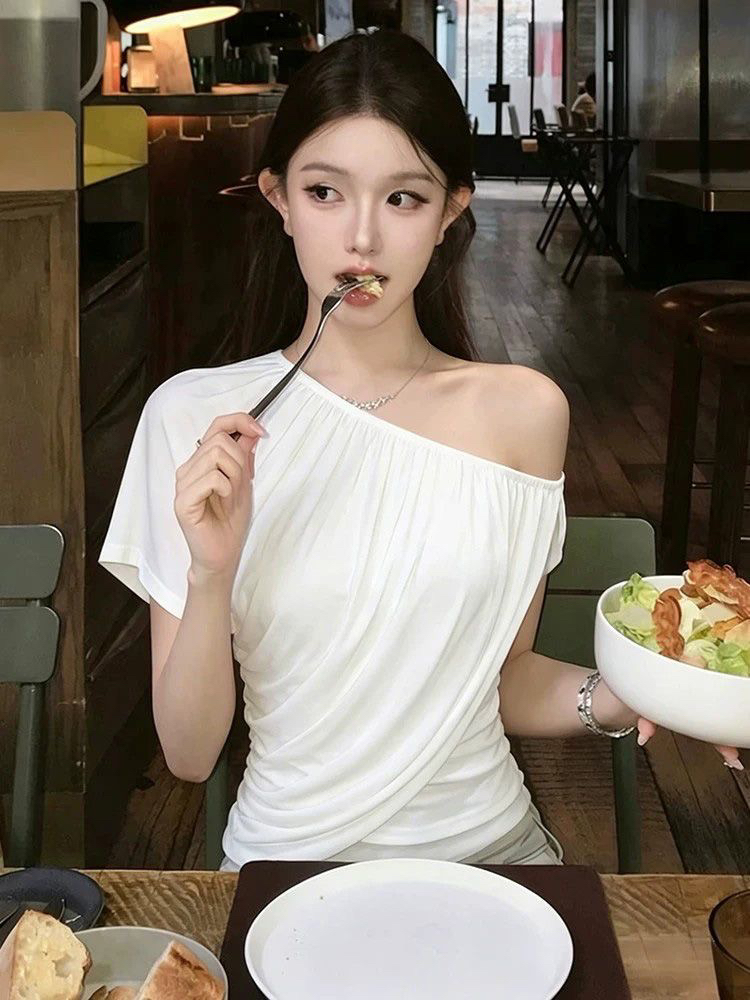 한 부서 품격 비스듬한 어깨 주름 패션 새로운 만나는 티셔츠 여성 여름 페이크 레이어드 몸매 가꾸기 오프숄더 반팔 맨위