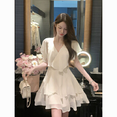 批发白色荷叶边V领<b class='q'>连衣裙</b>女夏季法式高级感<b class='q'>雪纺</b>收腰显瘦小个子短裙子