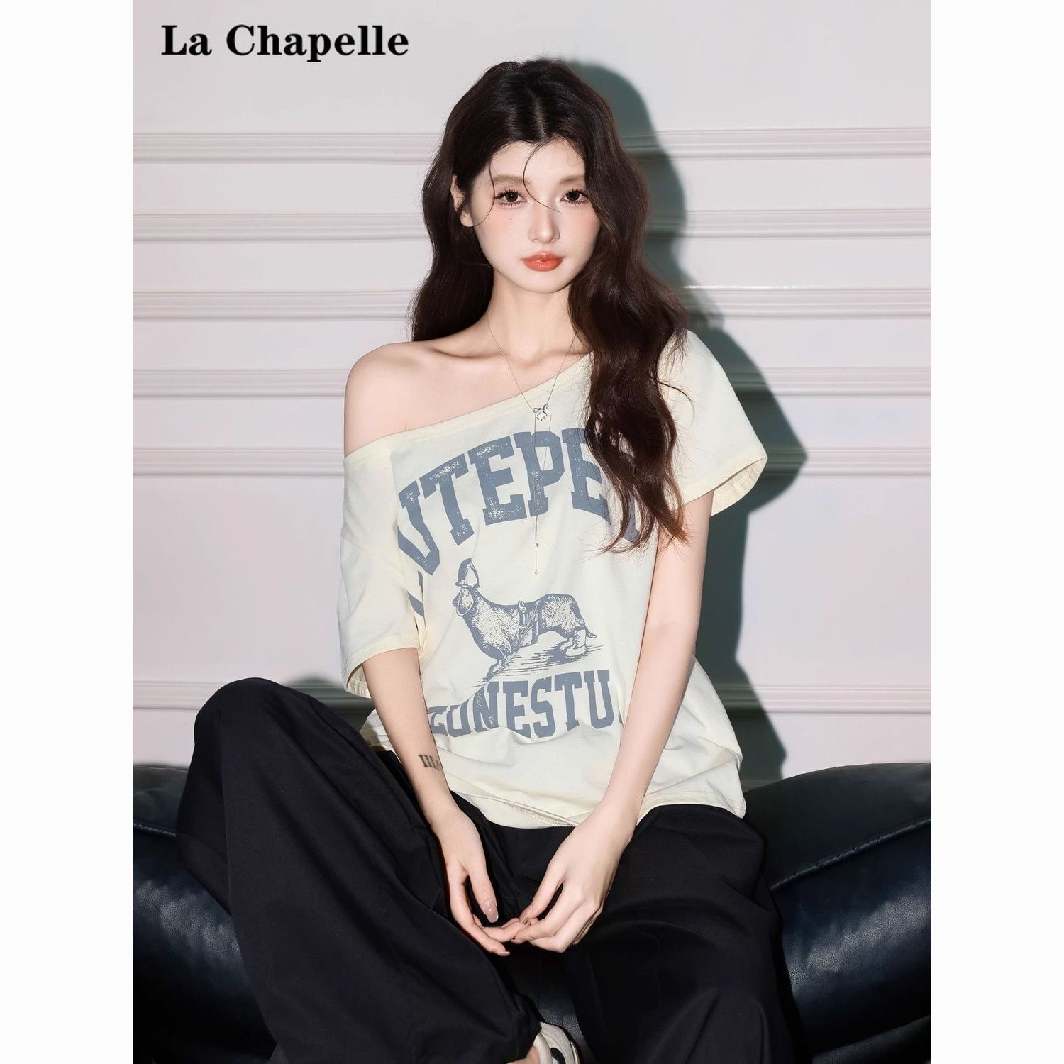 여름 새로운 오프숄더 아메리칸 루즈핏 반팔 티셔츠 여성 프린트 달콤한 매운맛 바람 비스듬한 어깨 오프숄더 반소매 맨위 ins