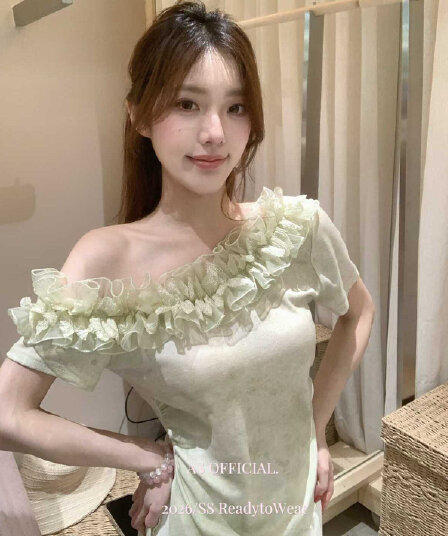 달콤한 스타일 오프숄더 여성 셔츠 봄 여름 새로운 레이스 조각 분위기 센스 오프숄더 슬림해 보이는 표지 고기 다용도