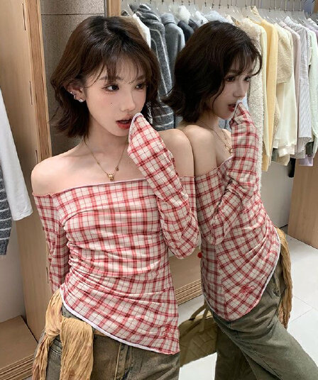 체크무늬 보트넥 티셔츠 여성 긴 소매 슬림해 보이는 작은 대중 주름 허리 수축 몸매 가꾸기 핫걸 바람이 아닙니다. 규칙 오프숄더 맨위