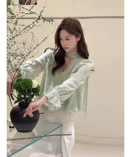 프랑스식 품격 V넥 리본 여성 셔츠 2026 봄 고급 센스 루즈핏 Chic 아름다운 슬림해 보이는 긴팔 맨위