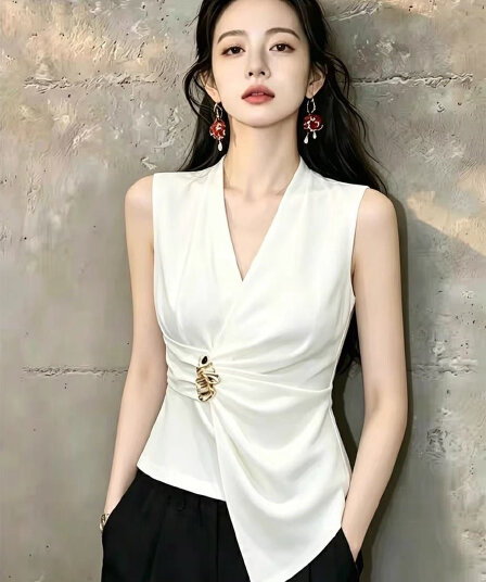 우아함 화이트 민소매 V넥 맨위 허리 주름 디자인 슬림해 보이는 출퇴근 착용 가져 가라. 싱글 제품