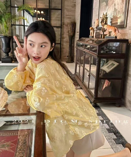 2025 봄 여름 새로운 프랑스식 레트로 고급 센스 프린트 작은 데이지 루즈핏 슬림해 보이는 셔츠 폭발 맨위 작은 셔츠