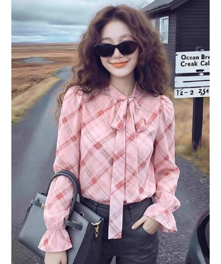 2026 새로운 핑크색 체크무늬 쉬폰 여성 셔츠 이른 봄 나비 매듭 루즈핏 디자인 센스 작은 대중 슬림해 보이는 맨위