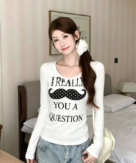 아메리칸 레트로 콧수염 알파벳 긴팔 티셔츠 여성 이른 가을 디자인 센스 몸매 가꾸기 슬림해 보이는 다용도 캐주얼 맨위 트렌디