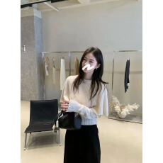 批发IF<b class='q'>女</b>装轻盈灵动元气风假两件套斗篷毛衣2025秋<b class='q'>新款</b>羊毛针织衫上衣