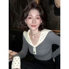 批发秋冬季独特辣妹撞色翻<b class='q'>v领</b>毛衣针织打底衫女设计感巨好看长袖上衣