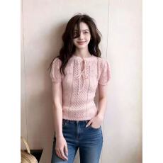 批发圆领系带设计感粉色上衣2026年春季女装新款针织钩花减龄百搭短袖
