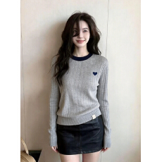 批发绝美法式<b class='q'>宽松</b>撞色打底衫女春秋爱心刺绣设计感内搭毛衣针织衫上衣