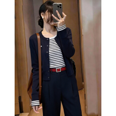 批发藏青色条纹拼接<b class='q'>假两件</b>长袖<b class='q'>针织衫</b>女2026春季新款显瘦百搭气质上衣