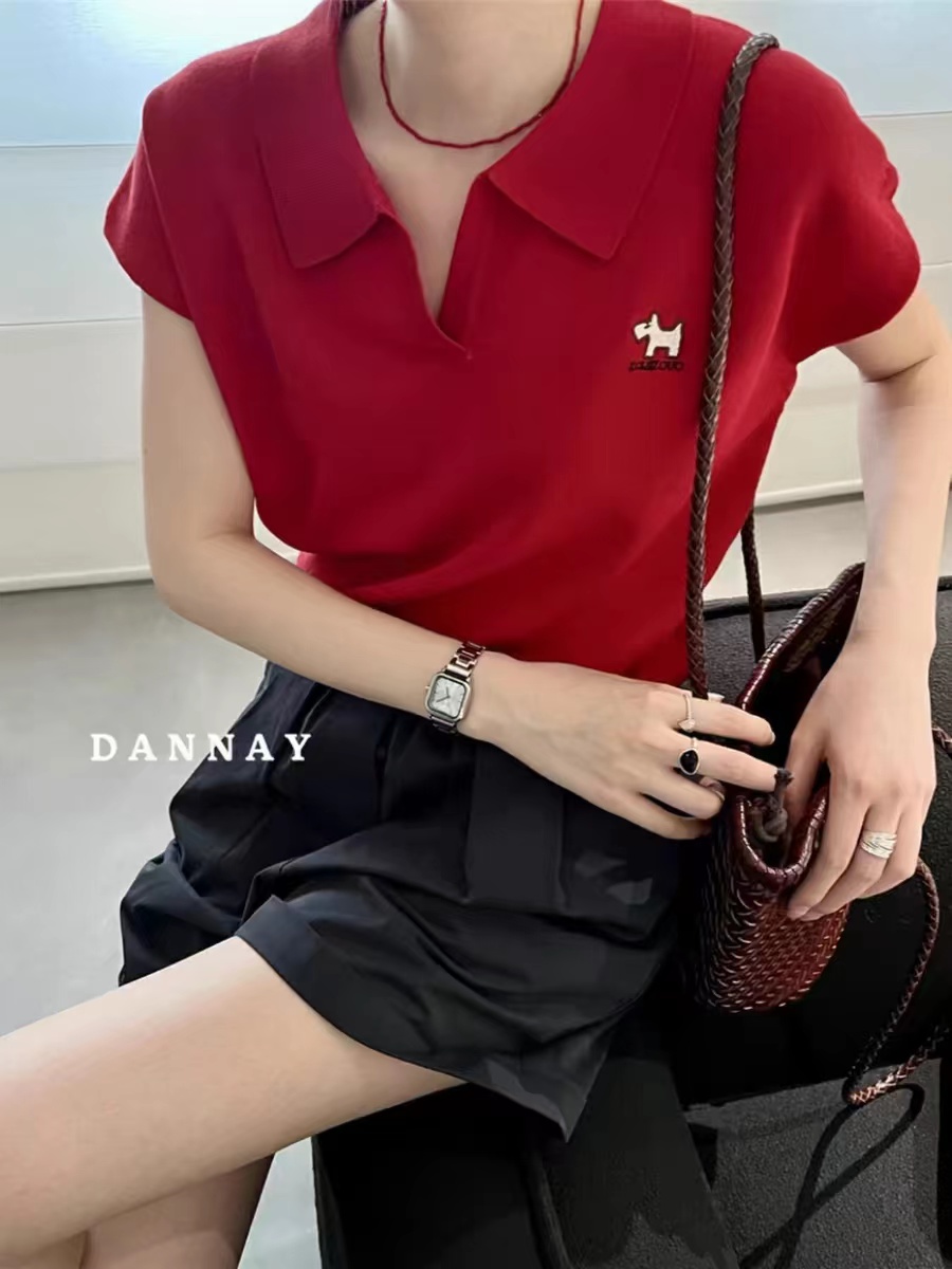 POLO 칼라 얼음 실크 자수 강아지 반팔 티셔츠 여성 2026 여름 얇은 스타일 V넥 쇼트 스타일 니트 작은 날다 소매 맨위