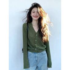 批发2026年新款复古风绿色针织上衣女春秋设计感小众宽松显瘦百搭上衣