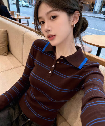 레트로 커피 색상 스트라이프 POLO 칼라 긴팔 니트 스웨터 여성 이른 가을 외국 가스 Chic 인사이드 가져 가라. 몸매 가꾸기 만나는 맨위 트렌디