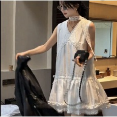 批发【香相公主】JUAYJUAN白色无袖蕾丝吊带内搭带飘带温柔<b class='q'>连衣裙</b>