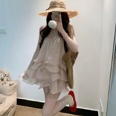 批发白云甜 铃兰夏序 氛围感粉色挂脖连衣裙无袖短款蛋糕裙<b class='q'>两件套</b>