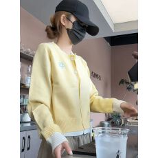 批发韩系撞色拼接假两件<b class='q'>针织衫</b>女秋季气质百搭别致减龄单排扣长袖上衣