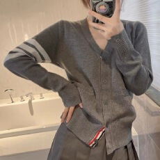 批发<b class='q'>针织</b>衫女设计感小众高级感外搭开衫上衣春季慵懒风宽松毛衣外套