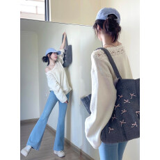 批发温柔风穿搭白色<b class='q'>一字肩</b>镂空针织衫女早秋绝美巨好看的宽松慵懒<b class='q'>上衣</b>